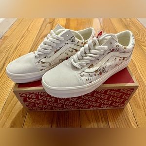 NWT Vans Vintage Floral Old Skool Shoes
